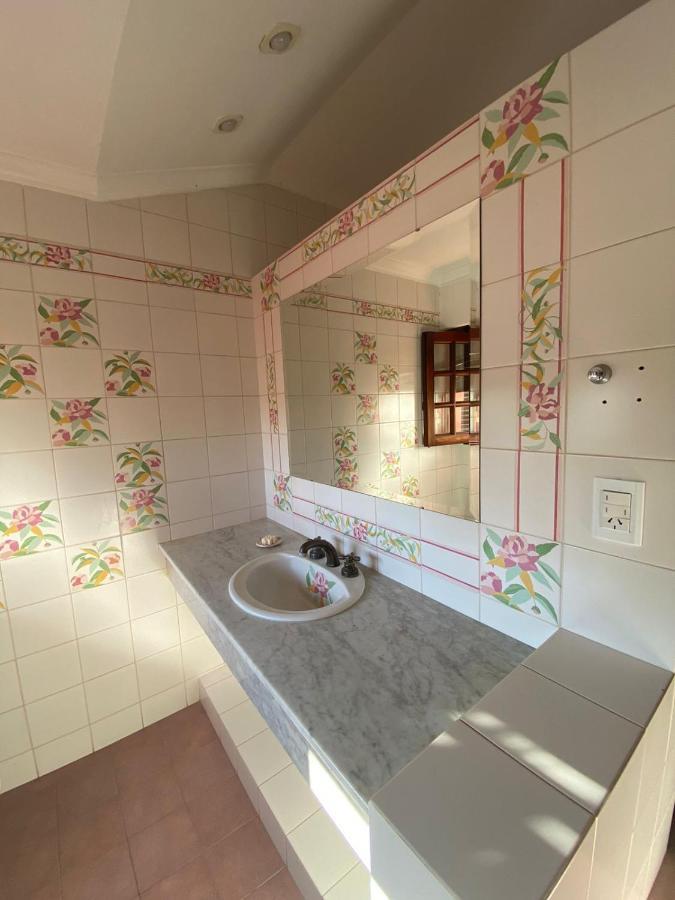 La Escondida, Casa De Huespedes Bed & Breakfast San Antonio de Areco Bagian luar foto