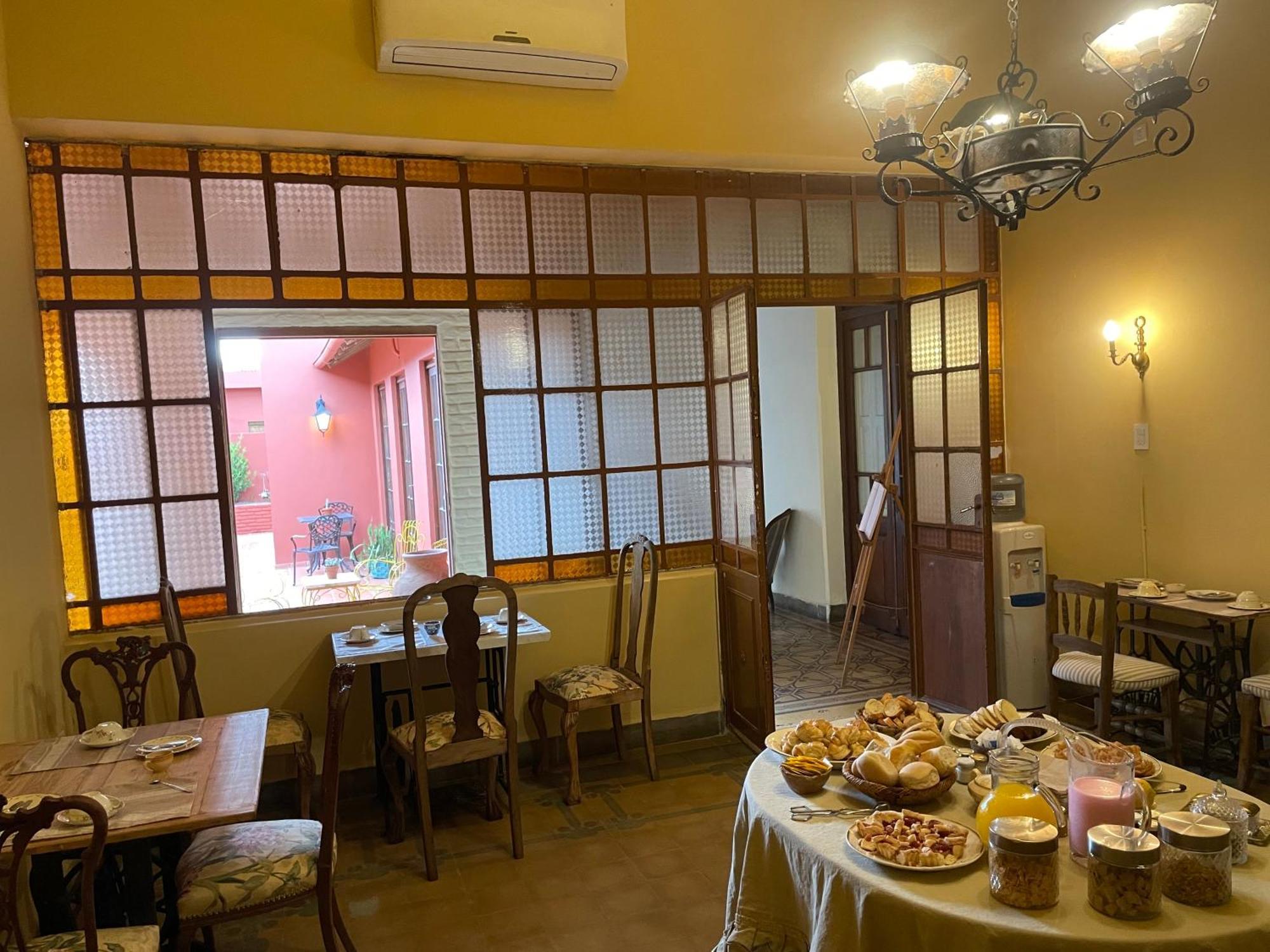 La Escondida, Casa De Huespedes Bed & Breakfast San Antonio de Areco Bagian luar foto
