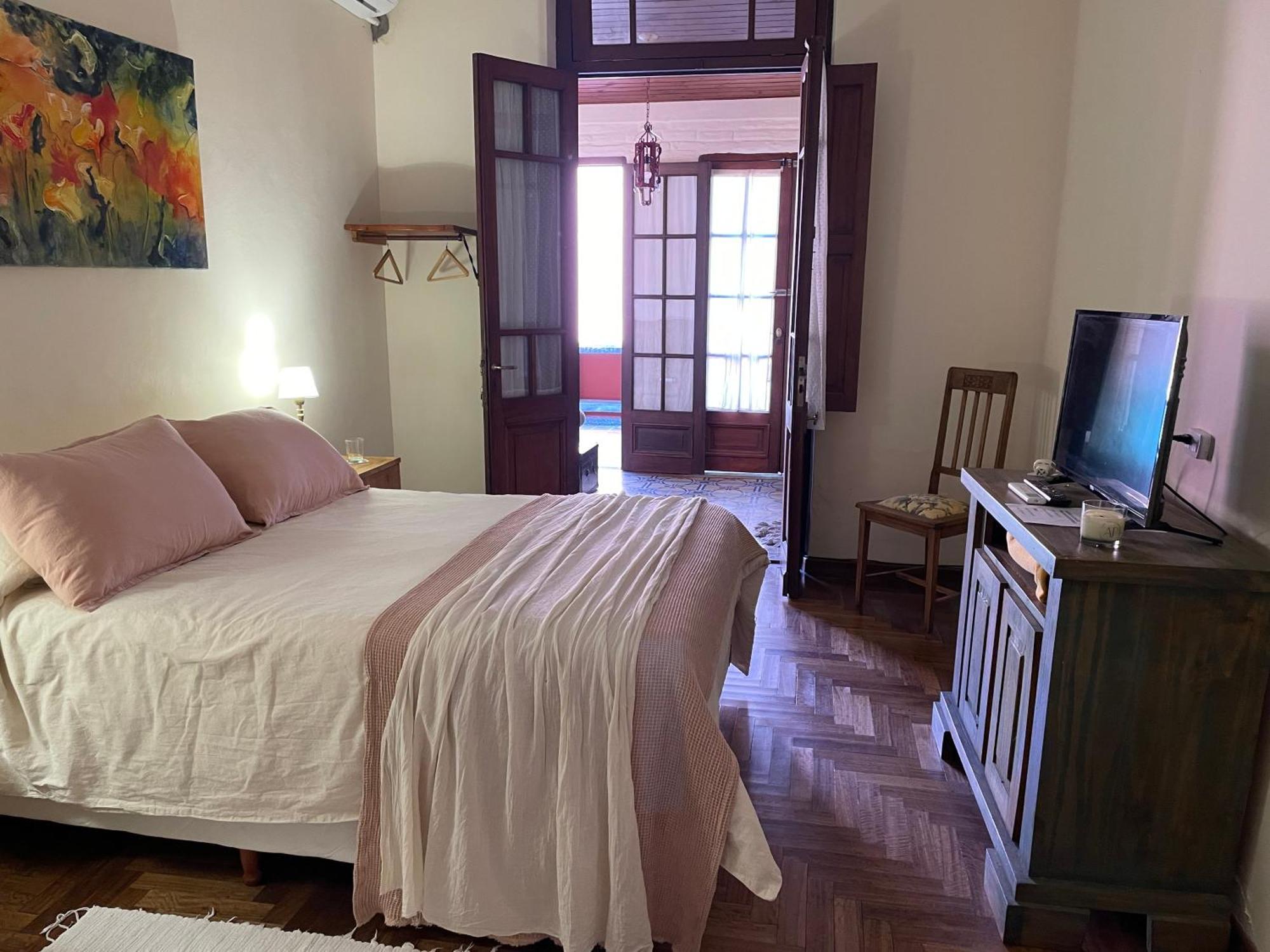 La Escondida, Casa De Huespedes Bed & Breakfast San Antonio de Areco Bagian luar foto